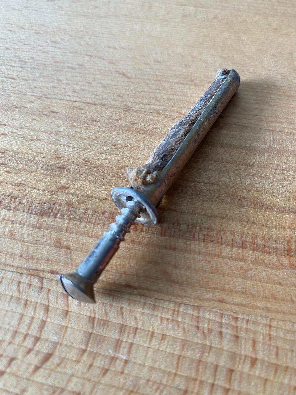 Essential Home Tools for Beginners: Discover the Must-Have Implements for Any Starter Toolkit